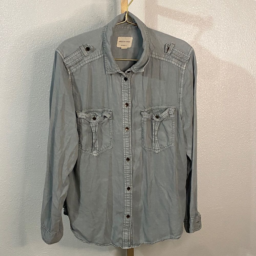 American Eagle- women’s Casual Gray/Green boyfriend fit Button-Up Shirt- Large